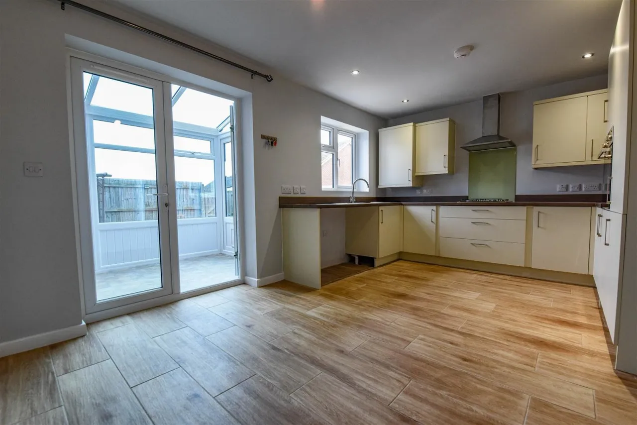 Gloucester Road, Newtown, GL13, photo 2