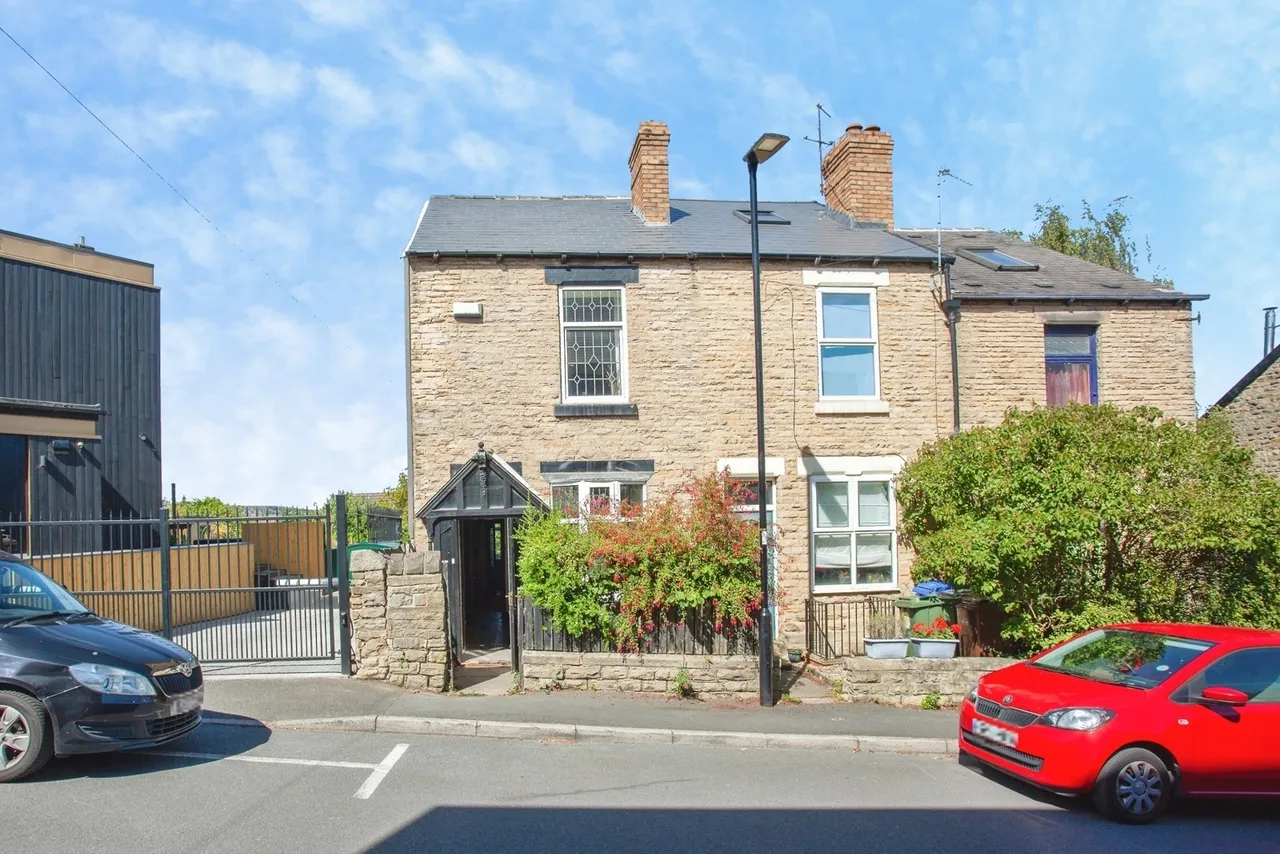2 bed house for sale — Hawthorne Street, Sheffield, S6