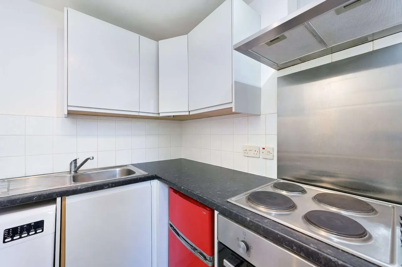 Clifton Road, Bristol, Somerset, BS8 1AE, photo 4