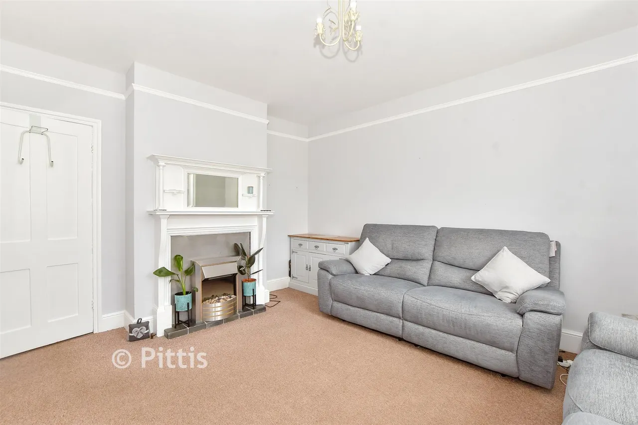 Princes Road, Freshwater, PO40, photo 5