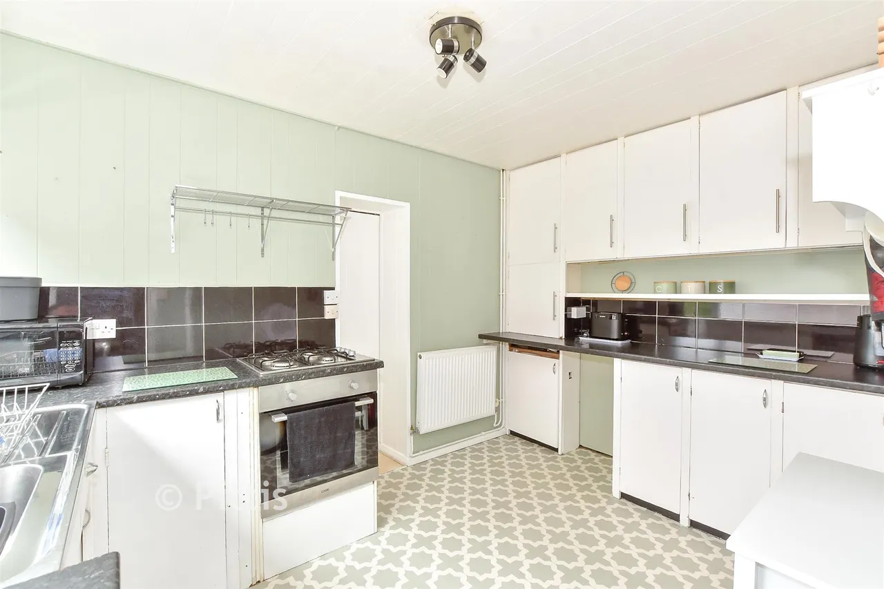 Princes Road, Freshwater, PO40, photo 3