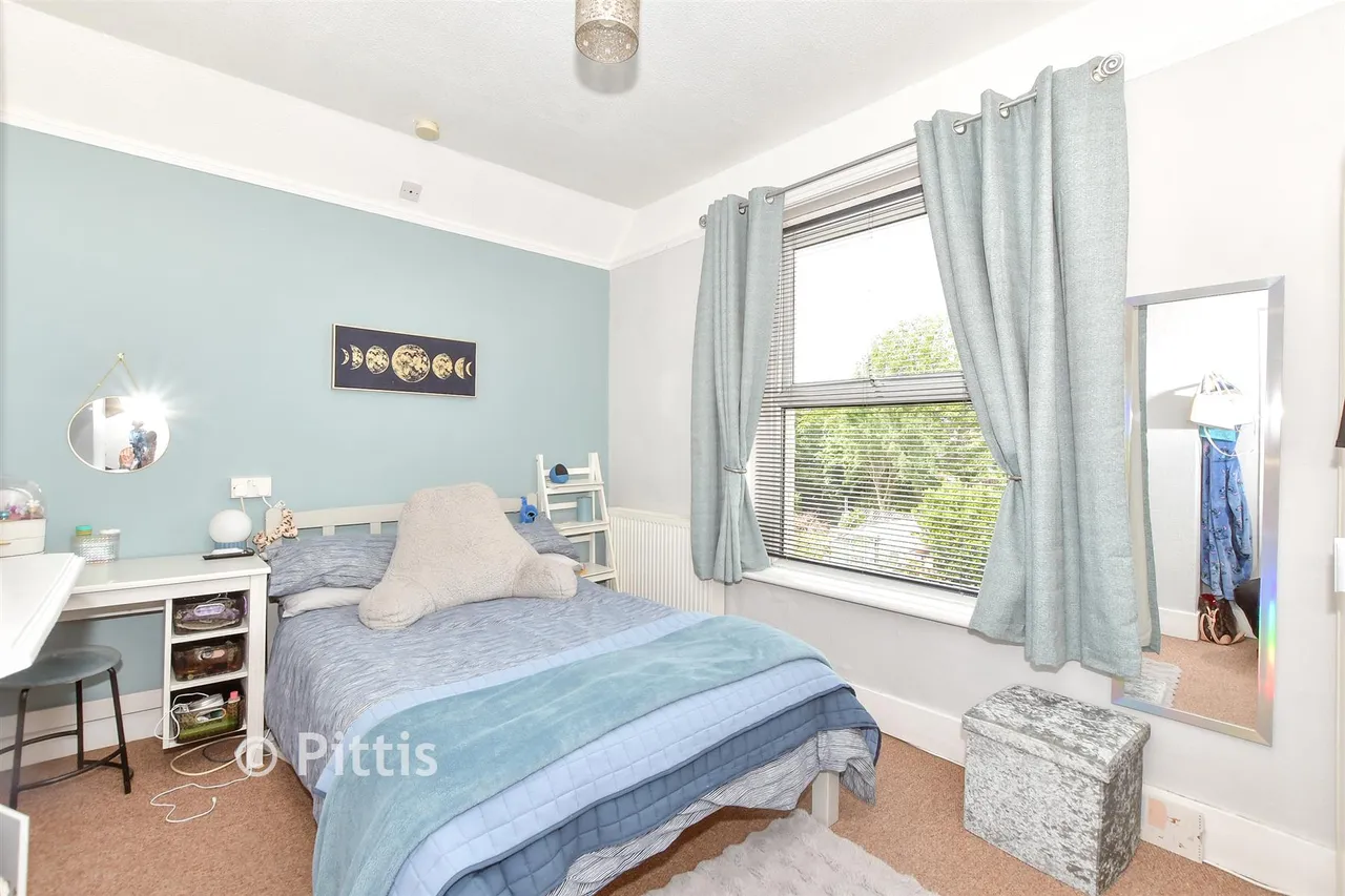 Princes Road, Freshwater, PO40, photo 7