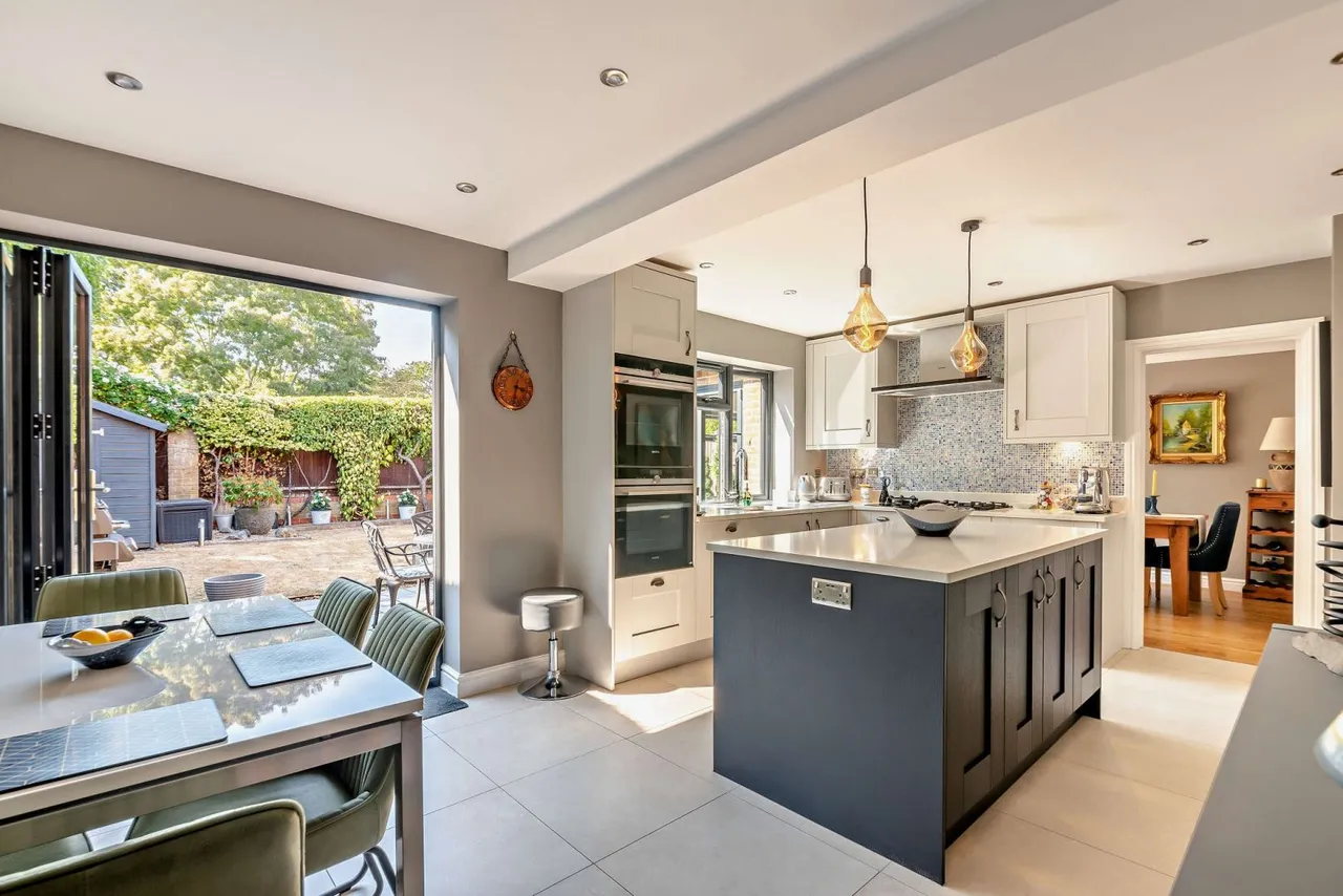 Saturn Croft, Winkfield Row, Bracknell, Berkshire, RG42 6PA, photo 2