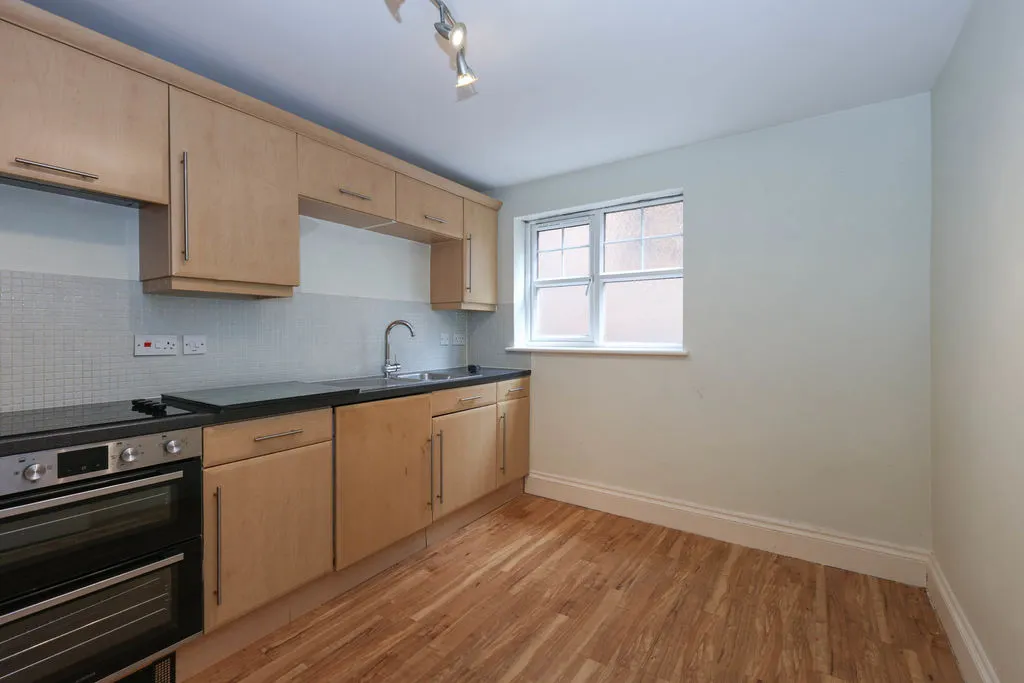 Broad Lane, Rochdale OL16 4AH, photo 5