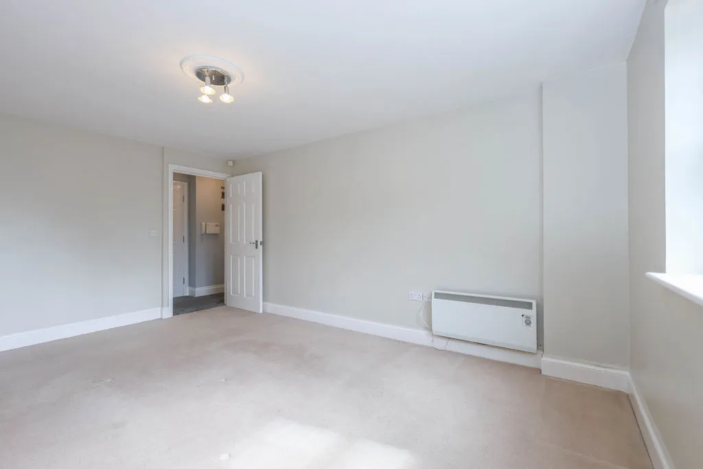 Broad Lane, Rochdale OL16 4AH, photo 3