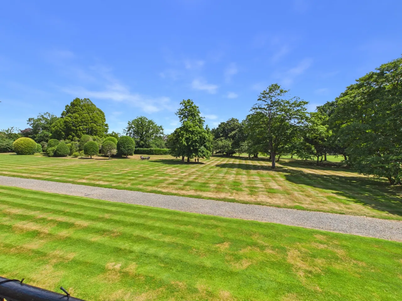 Park Lawn, Farnham Royal, SL2, photo 9