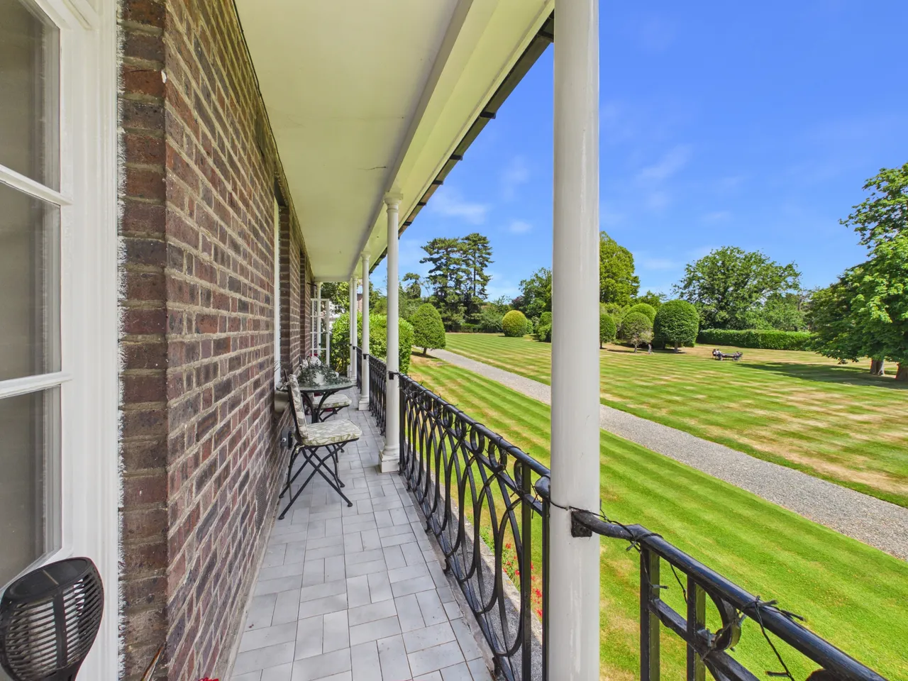 Park Lawn, Farnham Royal, SL2, photo 13