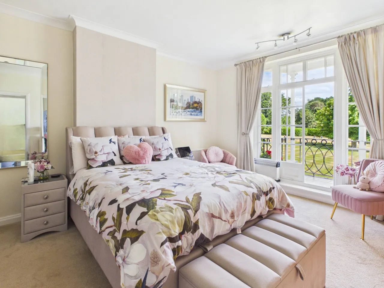 Park Lawn, Farnham Royal, SL2, photo 4