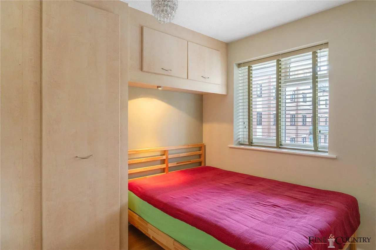 Mapeshill Place, London, photo 14