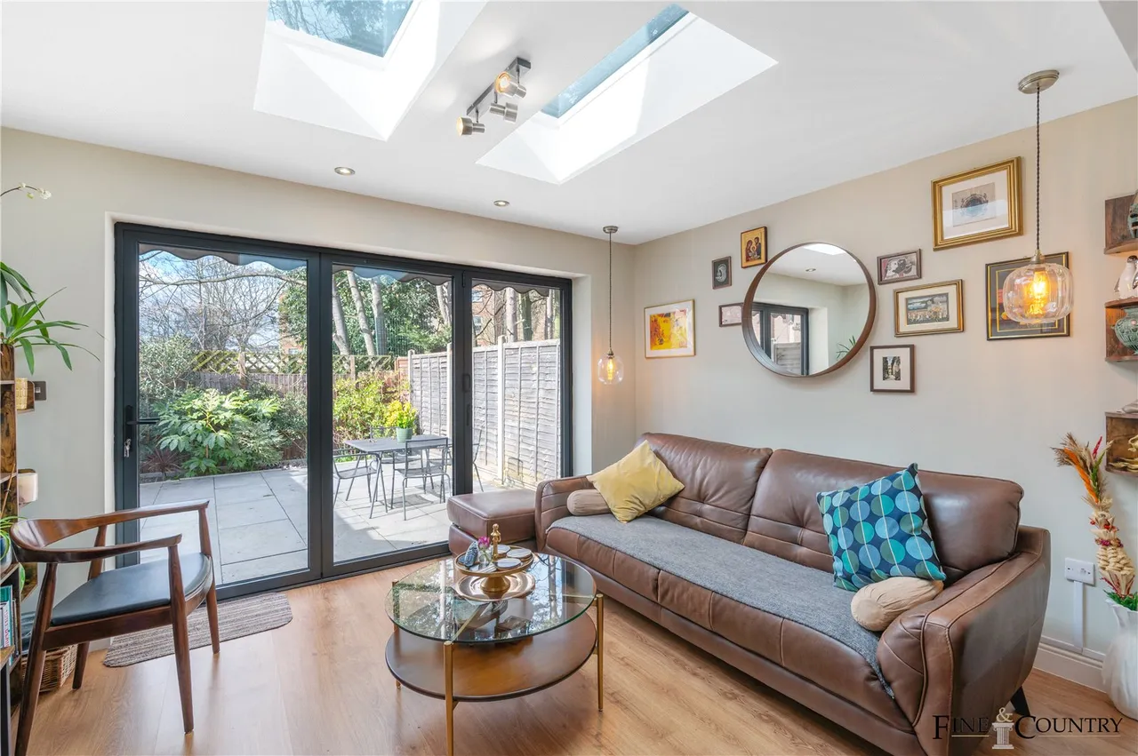 Mapeshill Place, London, photo 4