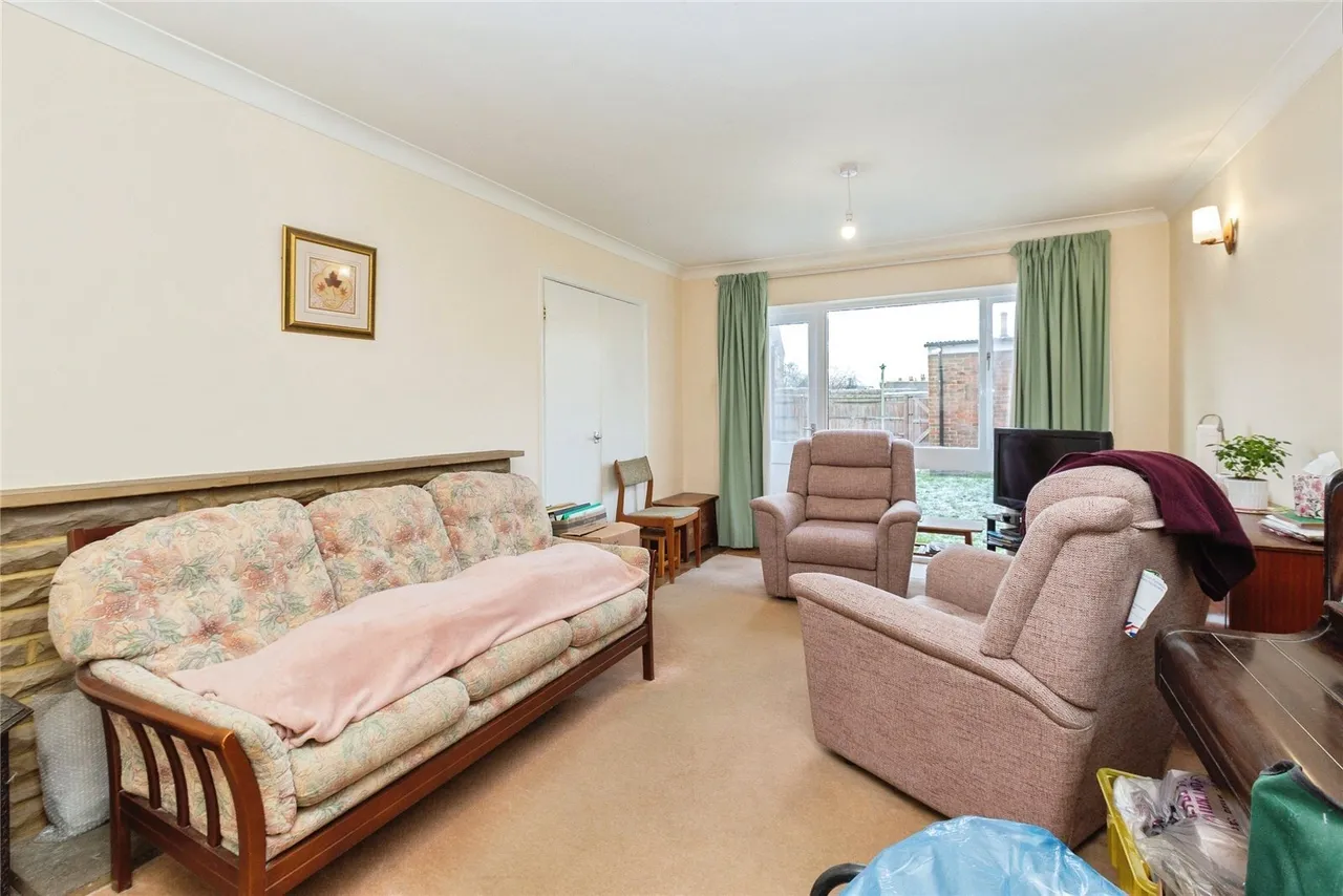 Walton Road, Aylesbury, Buckinghamshire, HP21, photo 2