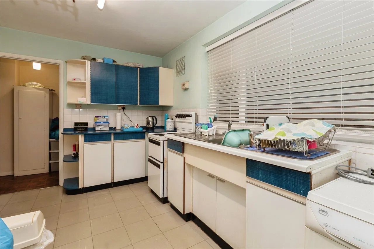 Walton Road, Aylesbury, Buckinghamshire, HP21, photo 5