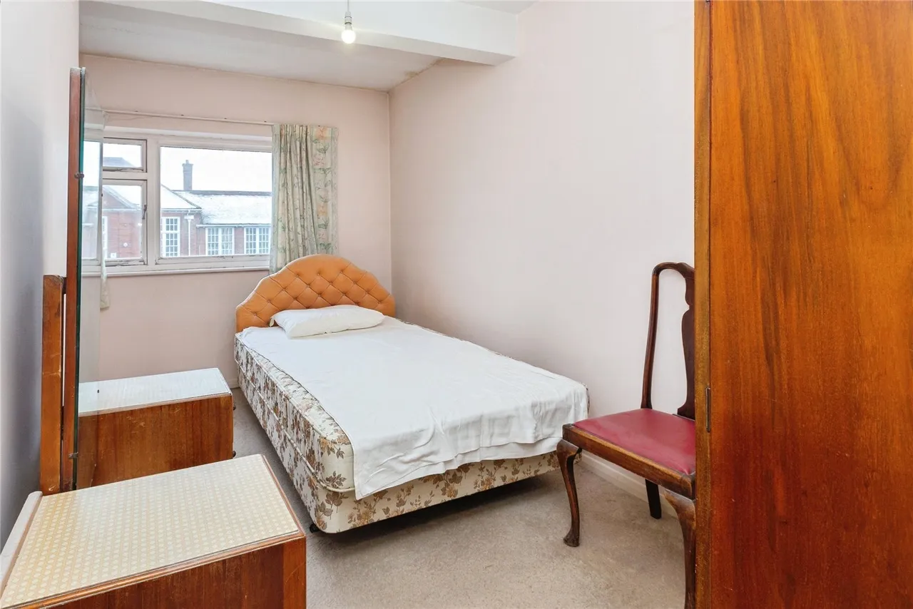 Walton Road, Aylesbury, Buckinghamshire, HP21, photo 8