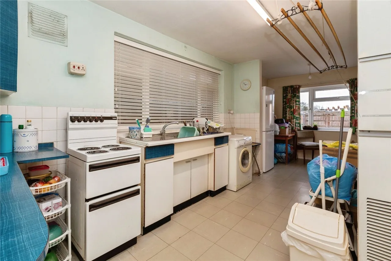 Walton Road, Aylesbury, Buckinghamshire, HP21, photo 4