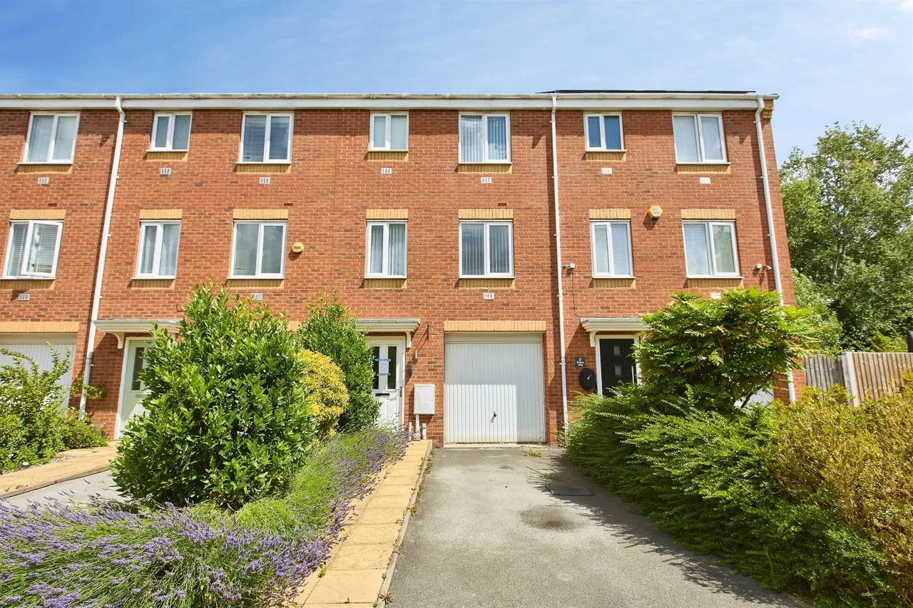 4 bed house for sale, Balata Way, Burton-On-Trent, DE13