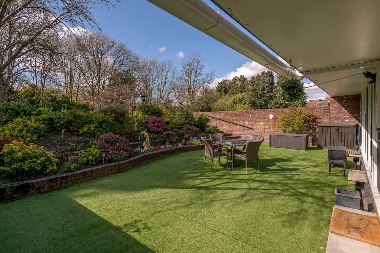 Bancroft Court, Reigate, RH2, photo 16