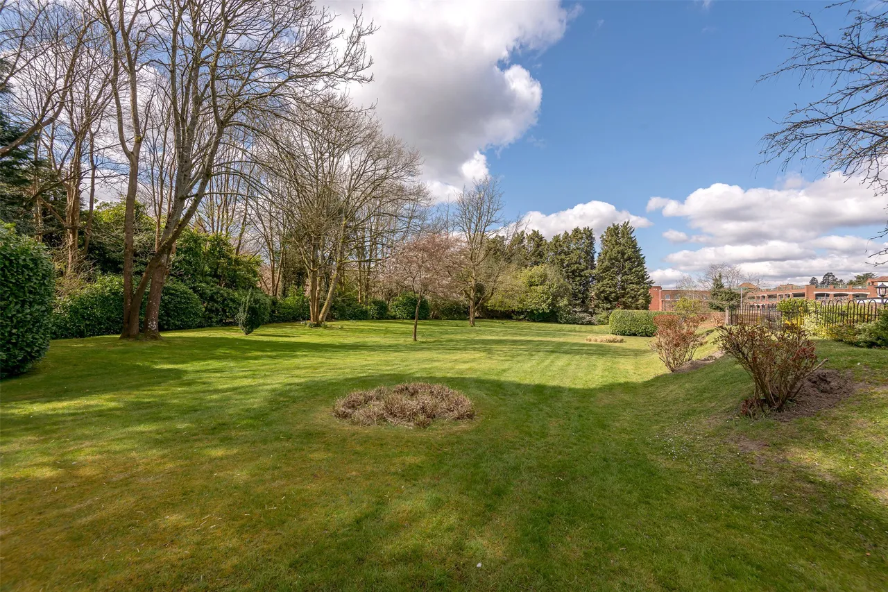 Bancroft Court, Reigate, RH2, photo 17