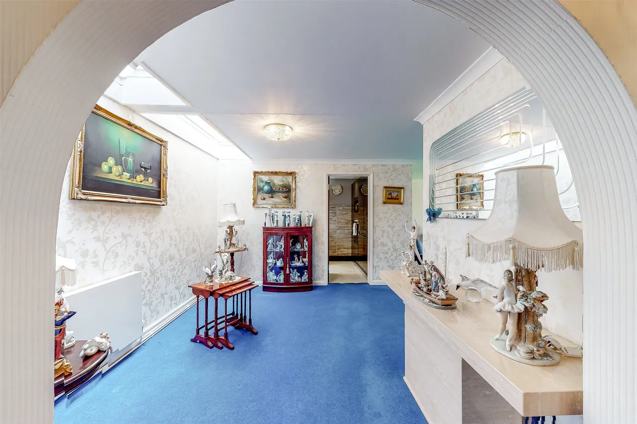 Bancroft Court, Reigate, RH2, photo 13