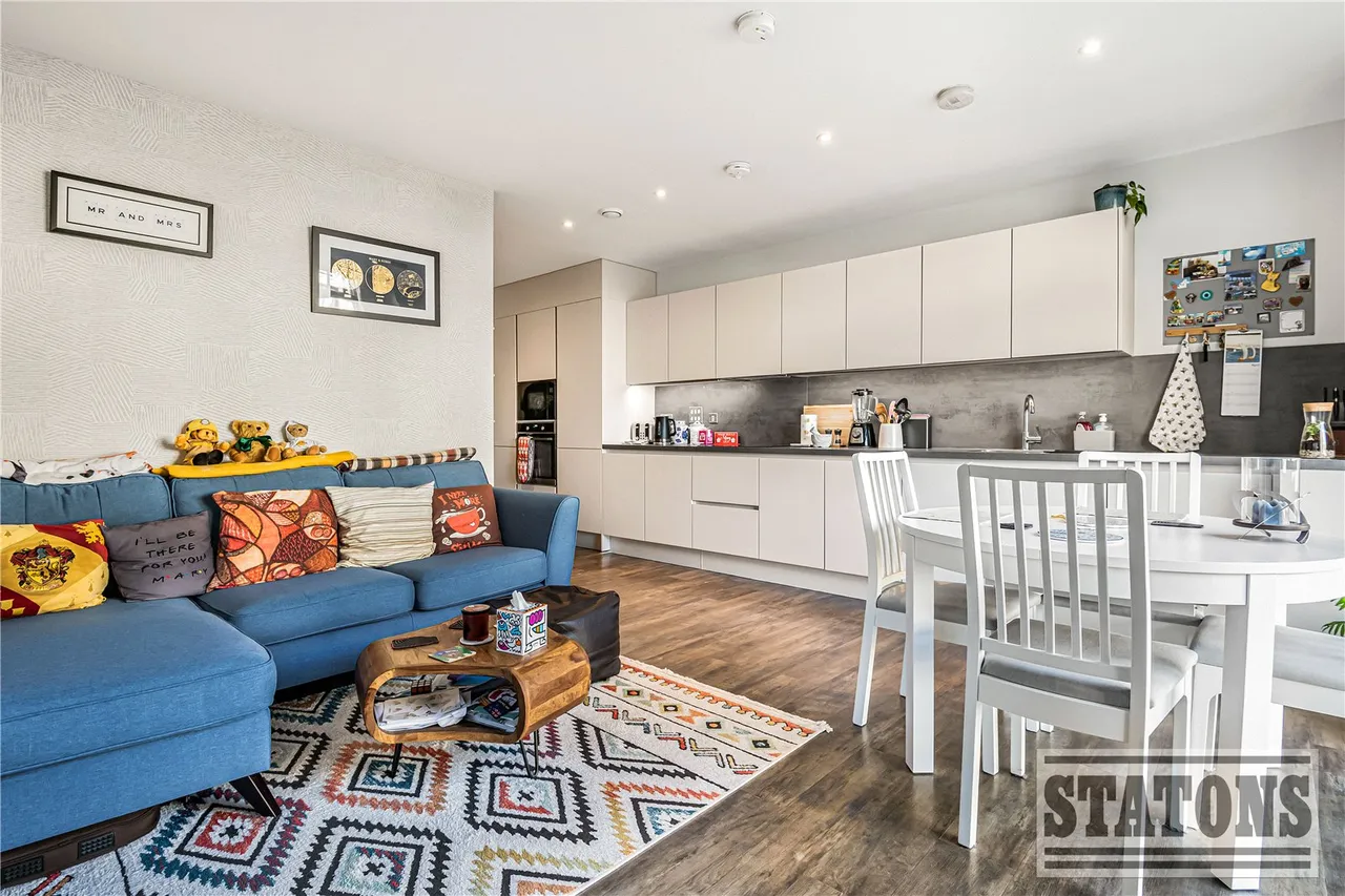 Aphrodite Court, Barnet, Dollis Valley Drive, EN5 2GH, photo 3