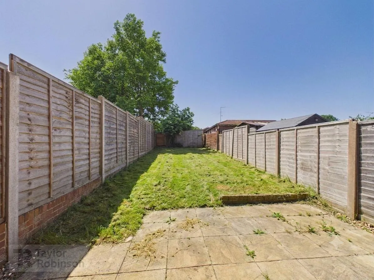 Woodcourt, Tollgate Hill, RH11, photo 9