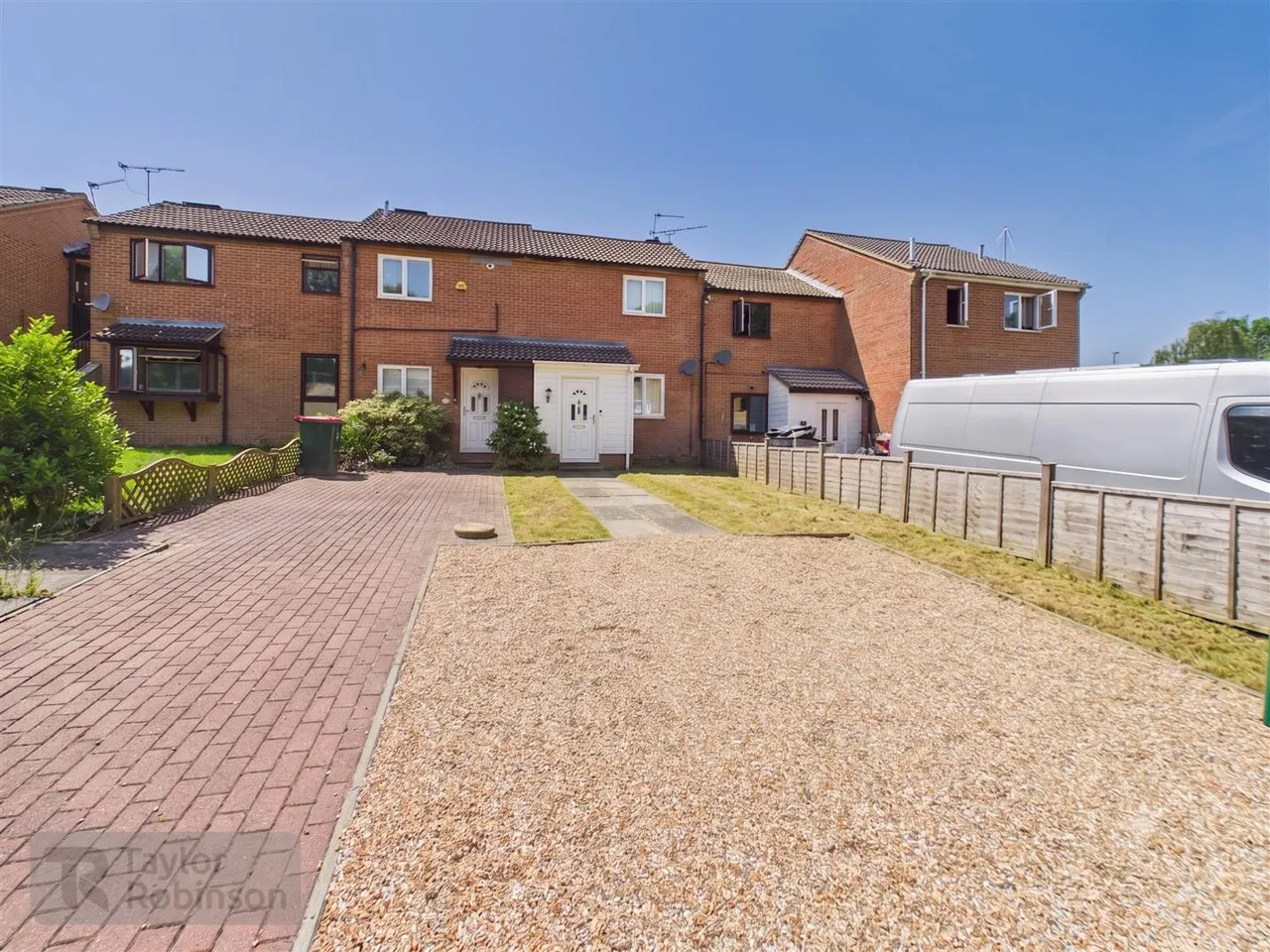 2 bed property for sale, Woodcourt, Tollgate Hill, RH11