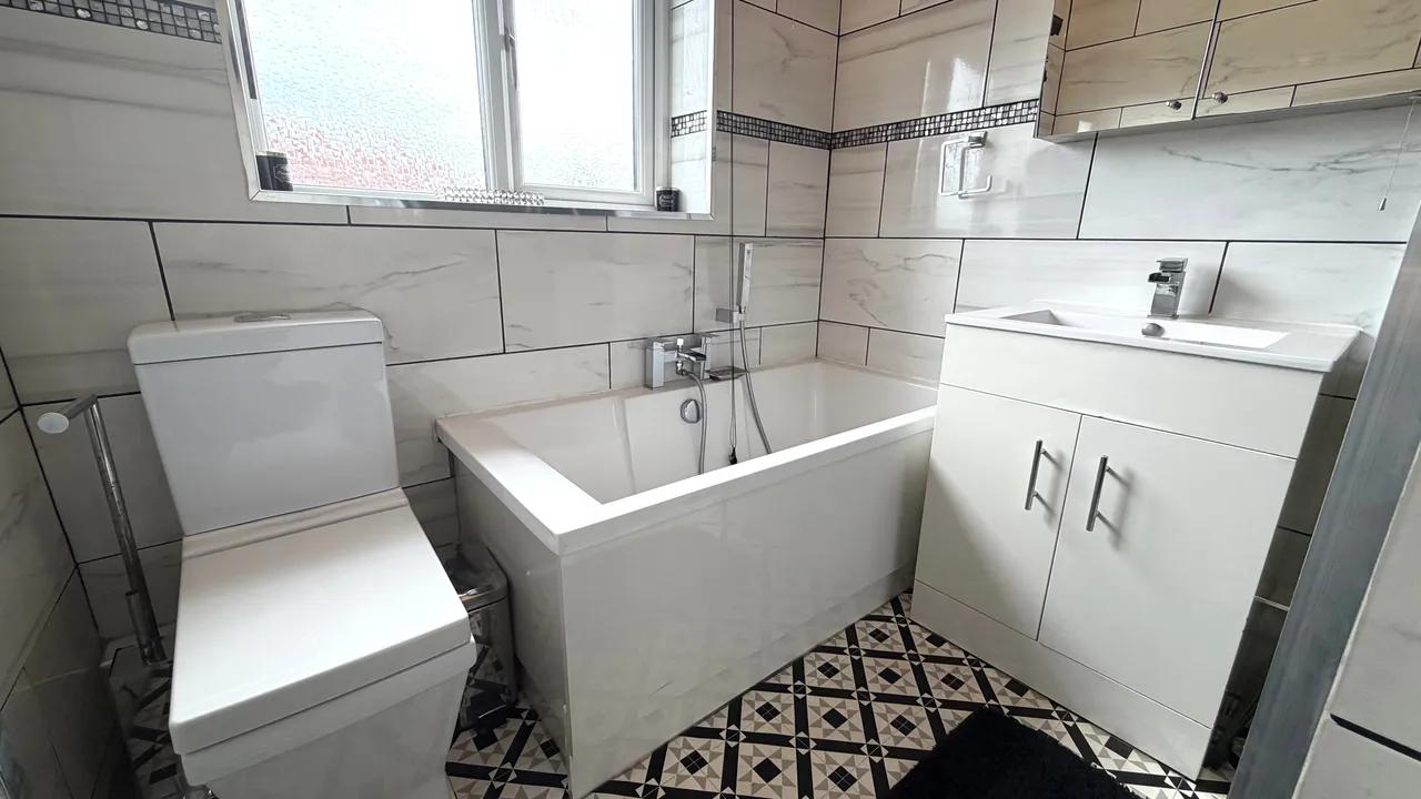 Kirkham Avenue, Gorton, M18, photo 24