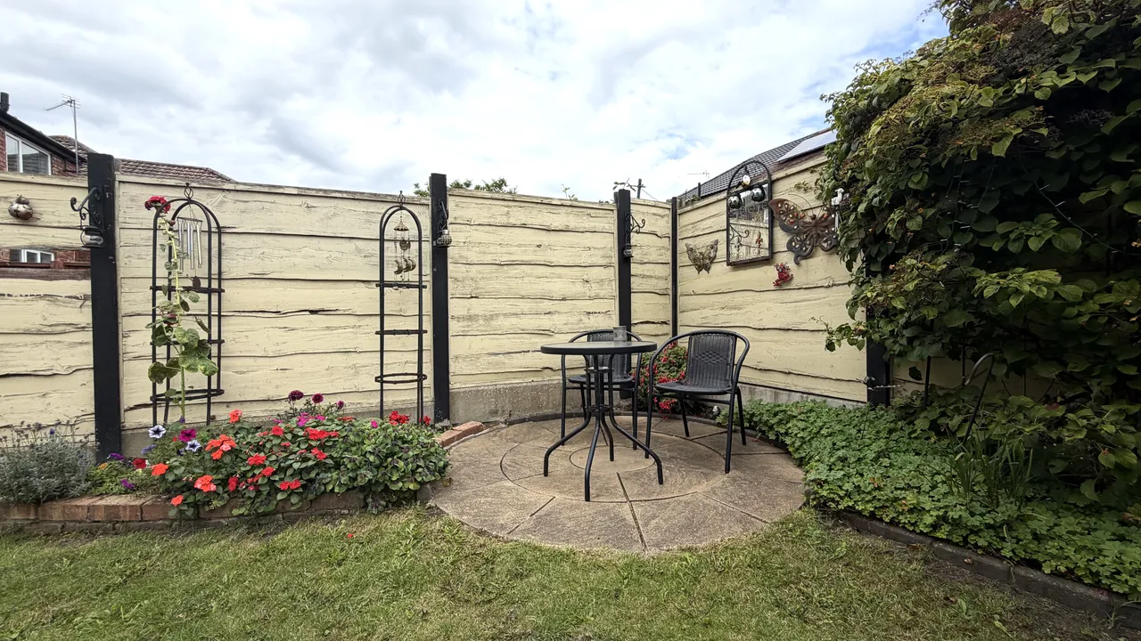 Kirkham Avenue, Gorton, M18, photo 32