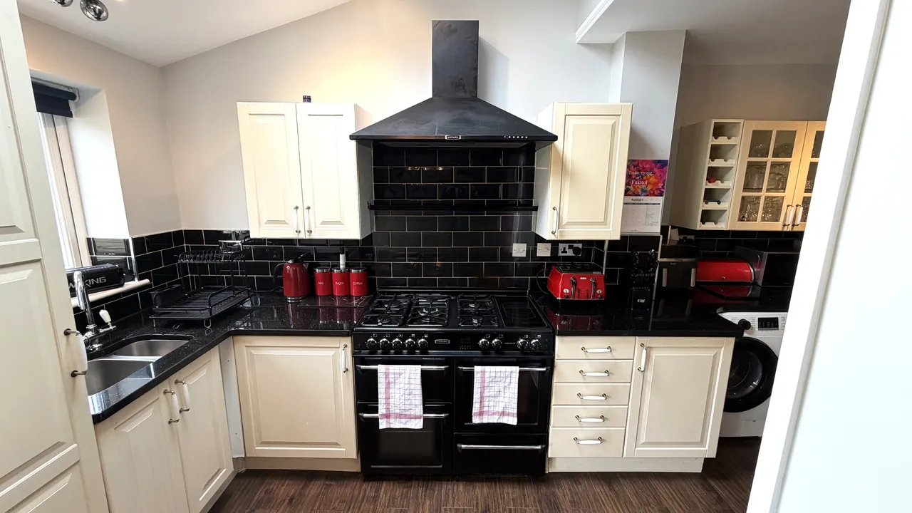 Kirkham Avenue, Gorton, M18, photo 4