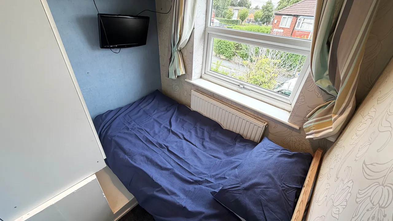 Kirkham Avenue, Gorton, M18, photo 30