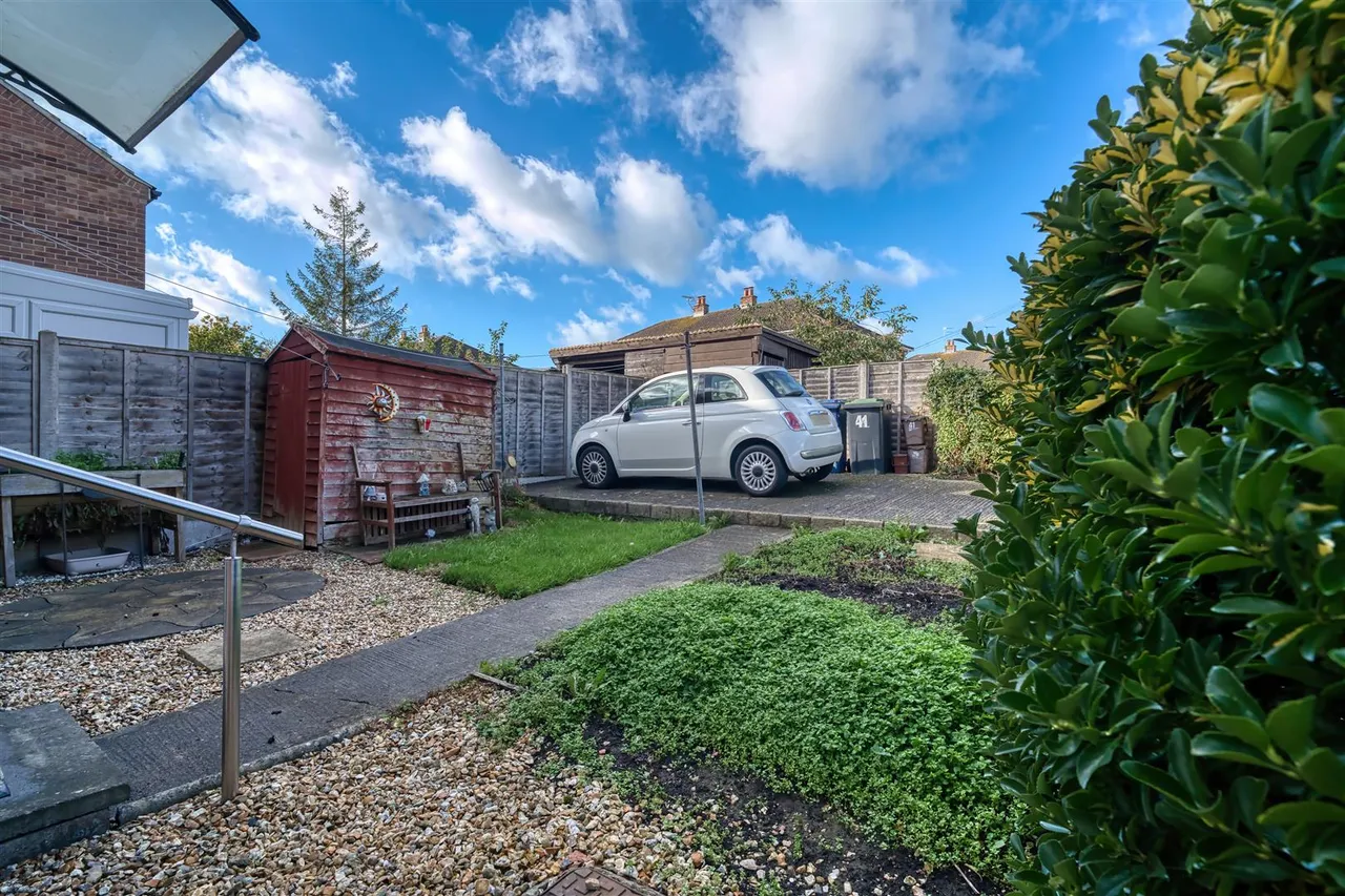 Addison Close, Gillingham, photo 5