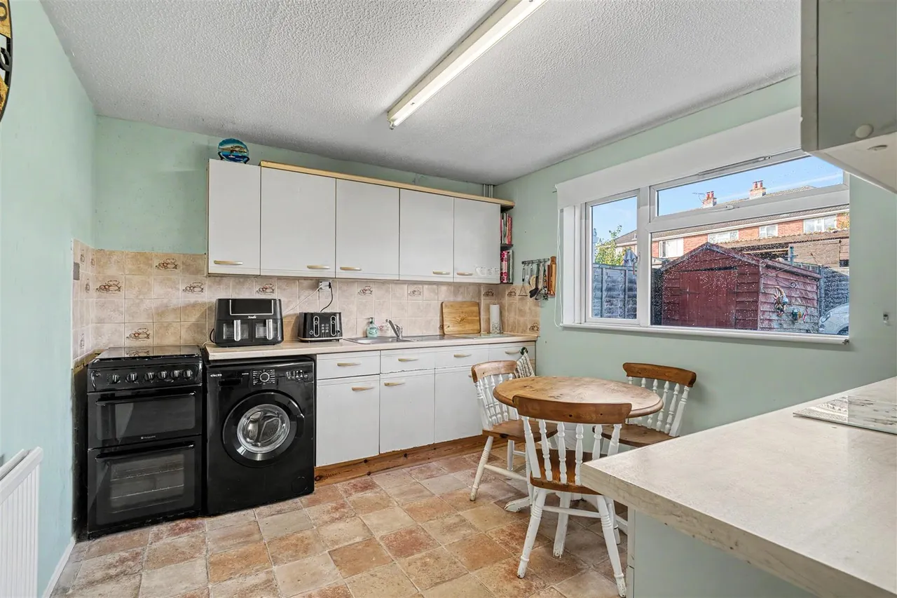Addison Close, Gillingham, photo 6