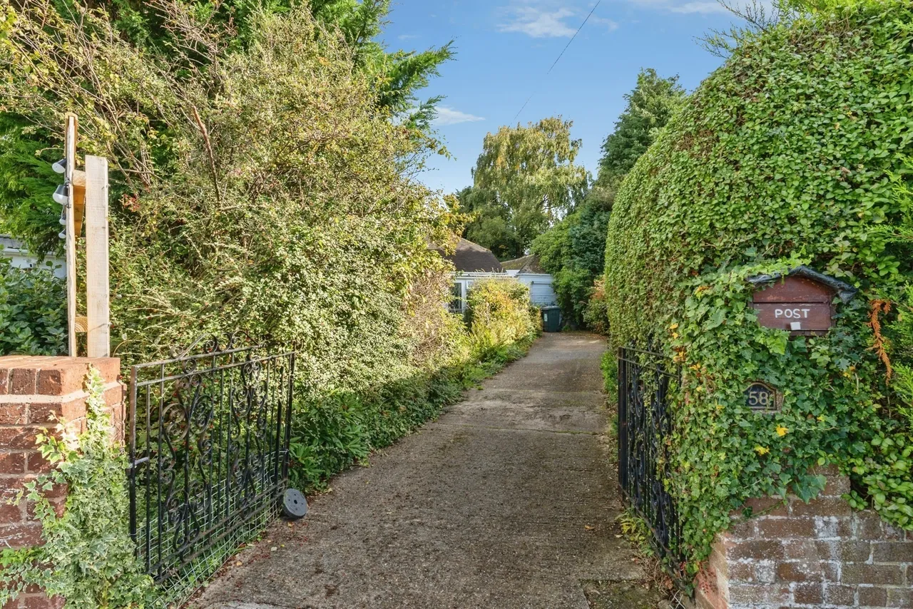 Bendee Road, Little Neston, CH64, photo 12
