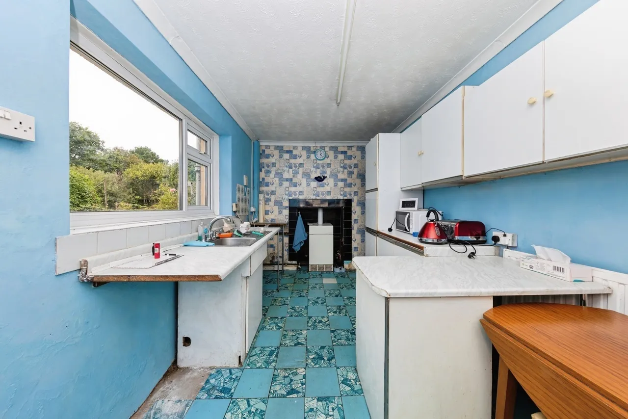 Llandafen Road, Llanelli, SA14, photo 10