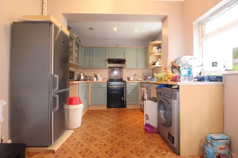 Chatsworth Road, Luton LU4 8AS, photo 3