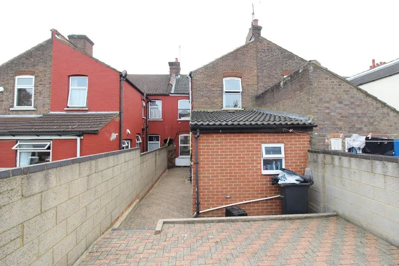 Chatsworth Road, Luton LU4 8AS, photo 12