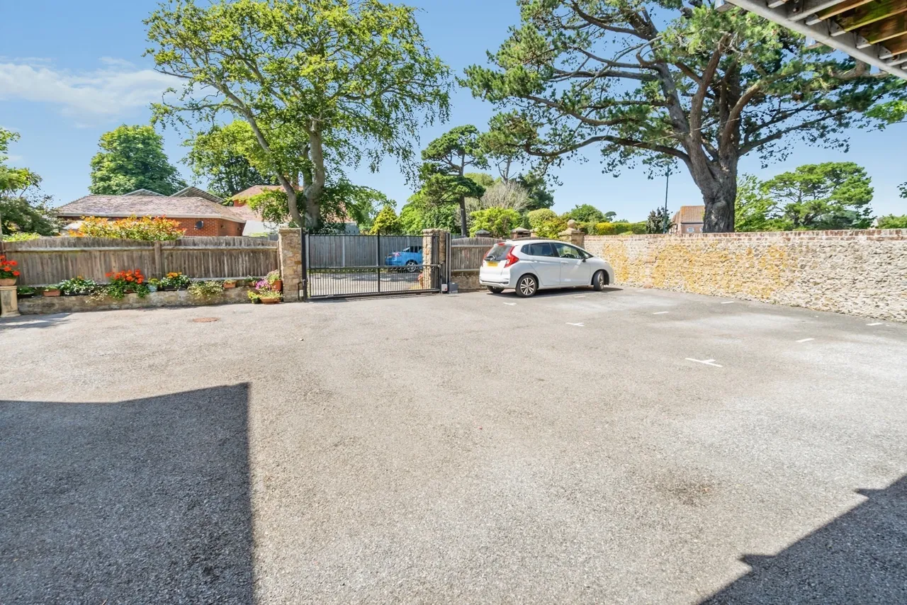 Aldwick Avenue, Bognor Regis, PO21, photo 15