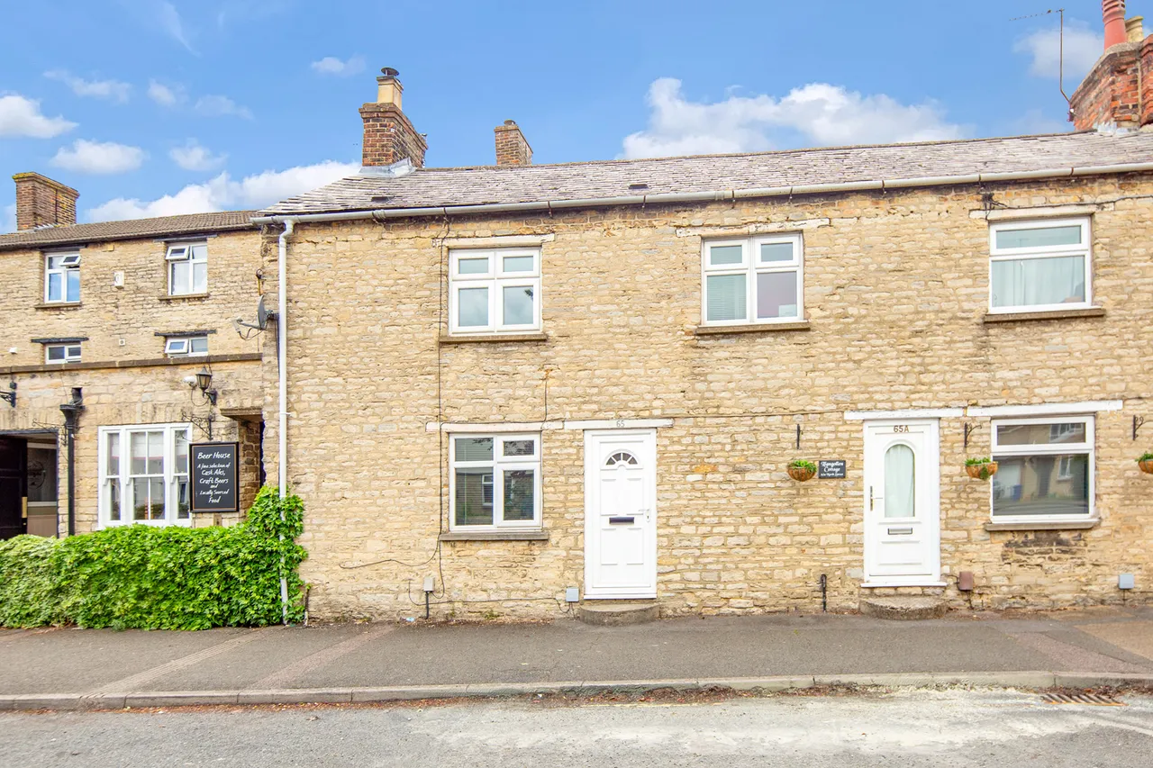 2 bed house to rent, North Street, Bicester