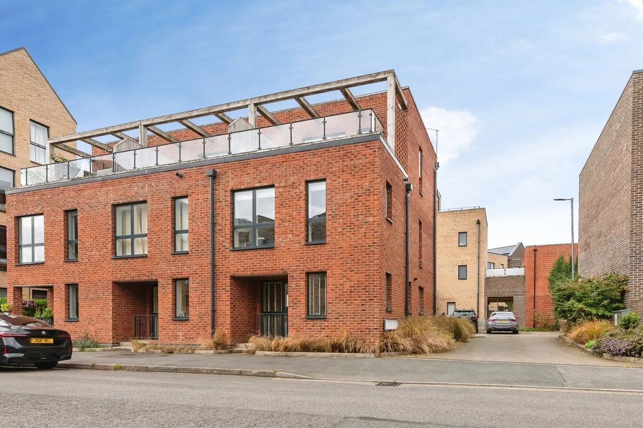 2 bed house for sale, Trent Lane, Nottingham, NG2