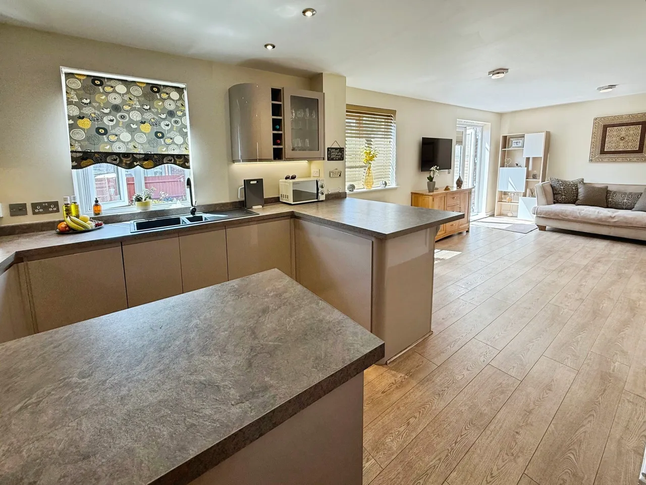 Wiltshire Crescent, Basingstoke, Basingstoke, RG22 5FD, photo 6