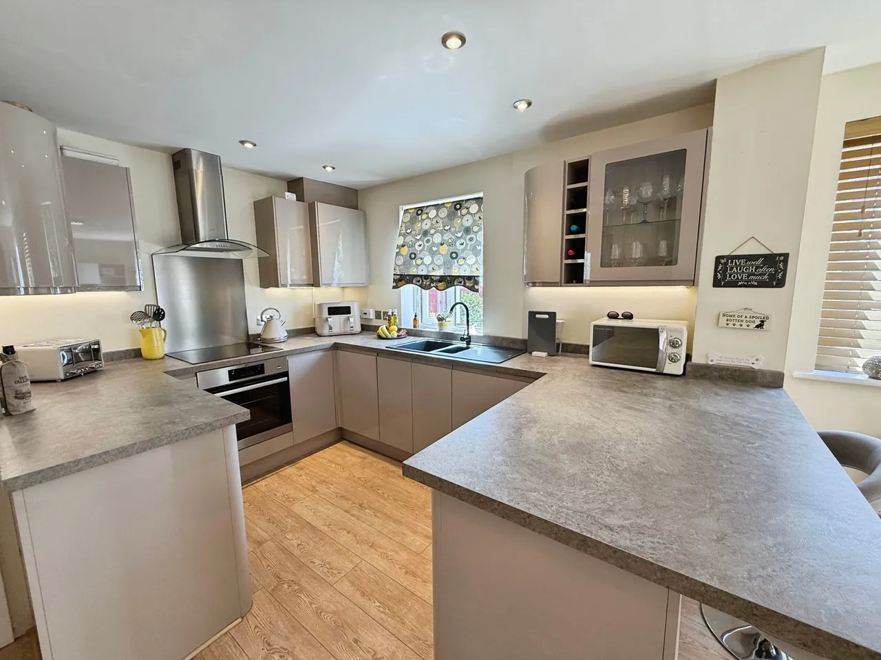 Wiltshire Crescent, Basingstoke, Basingstoke, RG22 5FD, photo 2