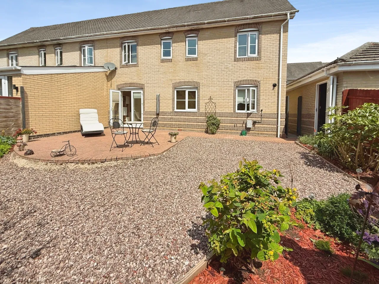 Wiltshire Crescent, Basingstoke, Basingstoke, RG22 5FD, photo 3