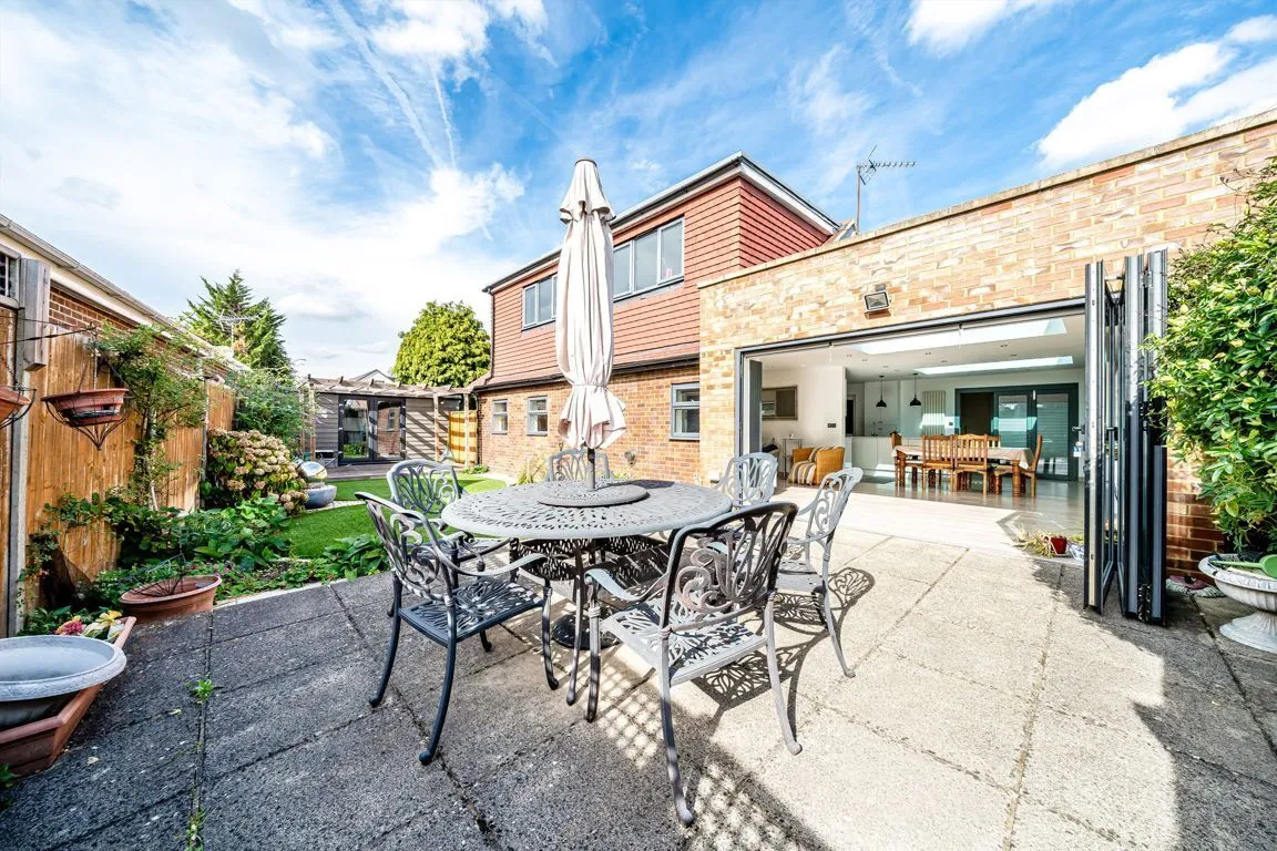 Hollybank Close, TW12, photo 6