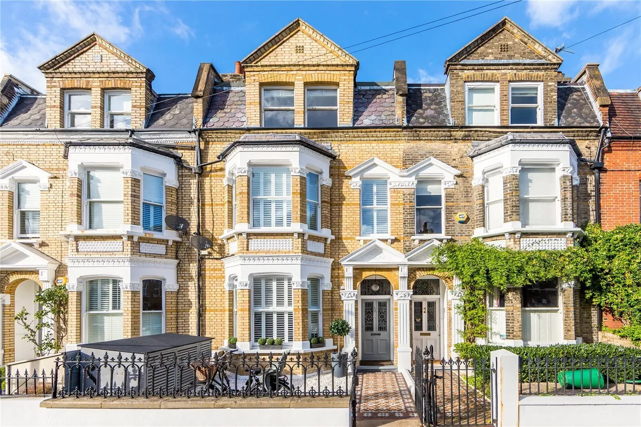 5 bed house to rent, Norroy Road, London, SW15