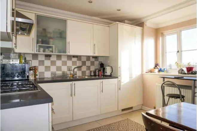 Spratling Lane, Manston, CT12, photo 3