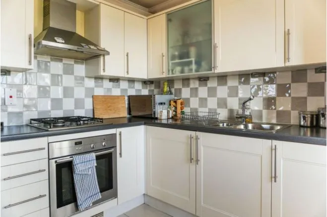 Spratling Lane, Manston, CT12, photo 4