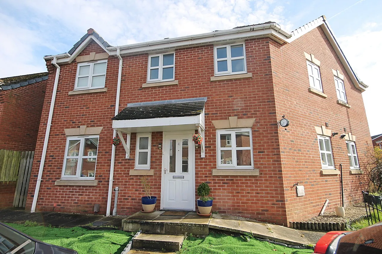 3 bed house for sale, West Bank Street, Widnes, WA8