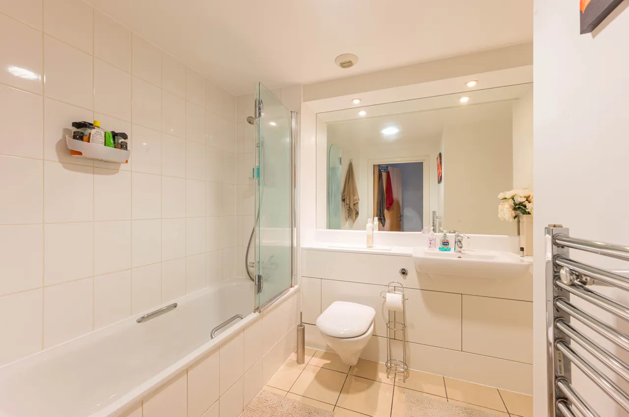 Flat 104 The Galley, 3 Basin Approach, London, photo 6