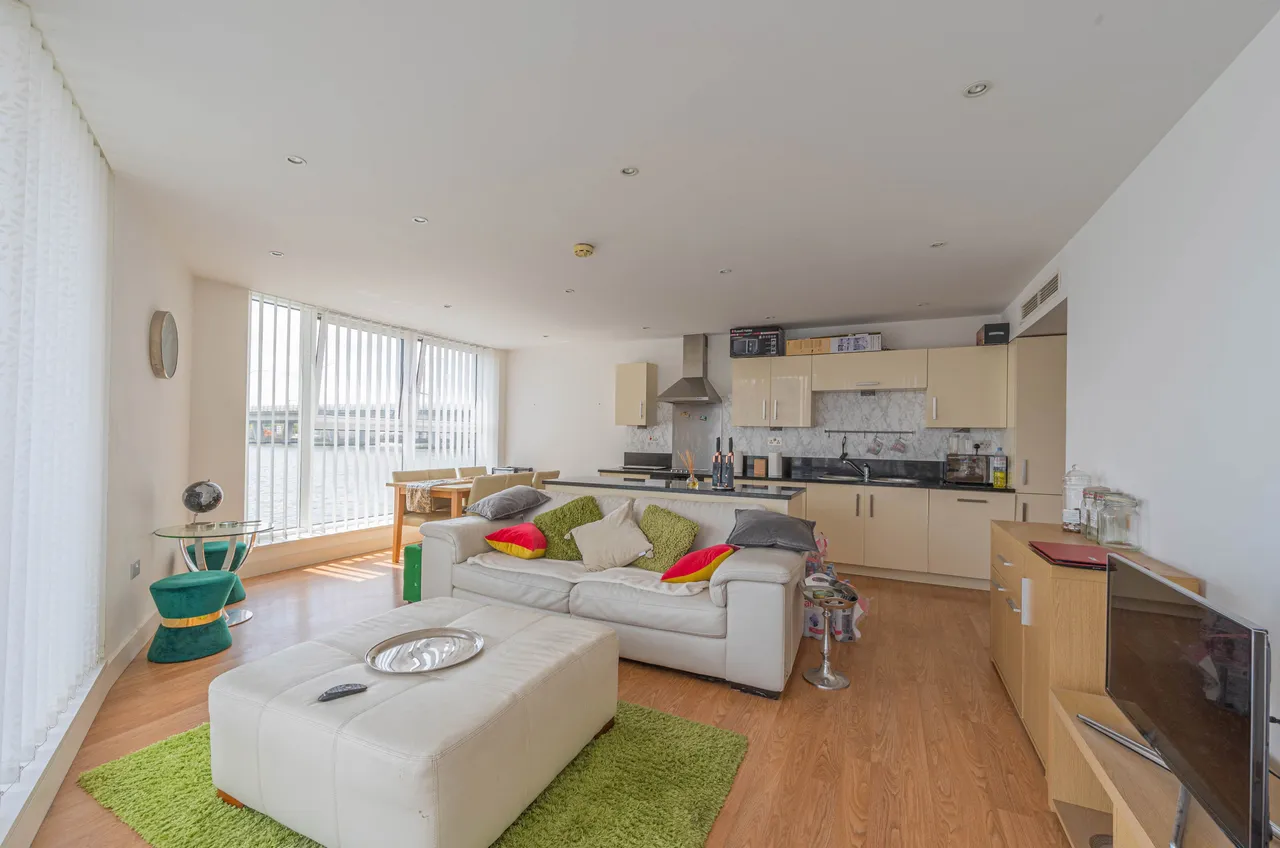 Flat 104 The Galley, 3 Basin Approach, London, photo 4