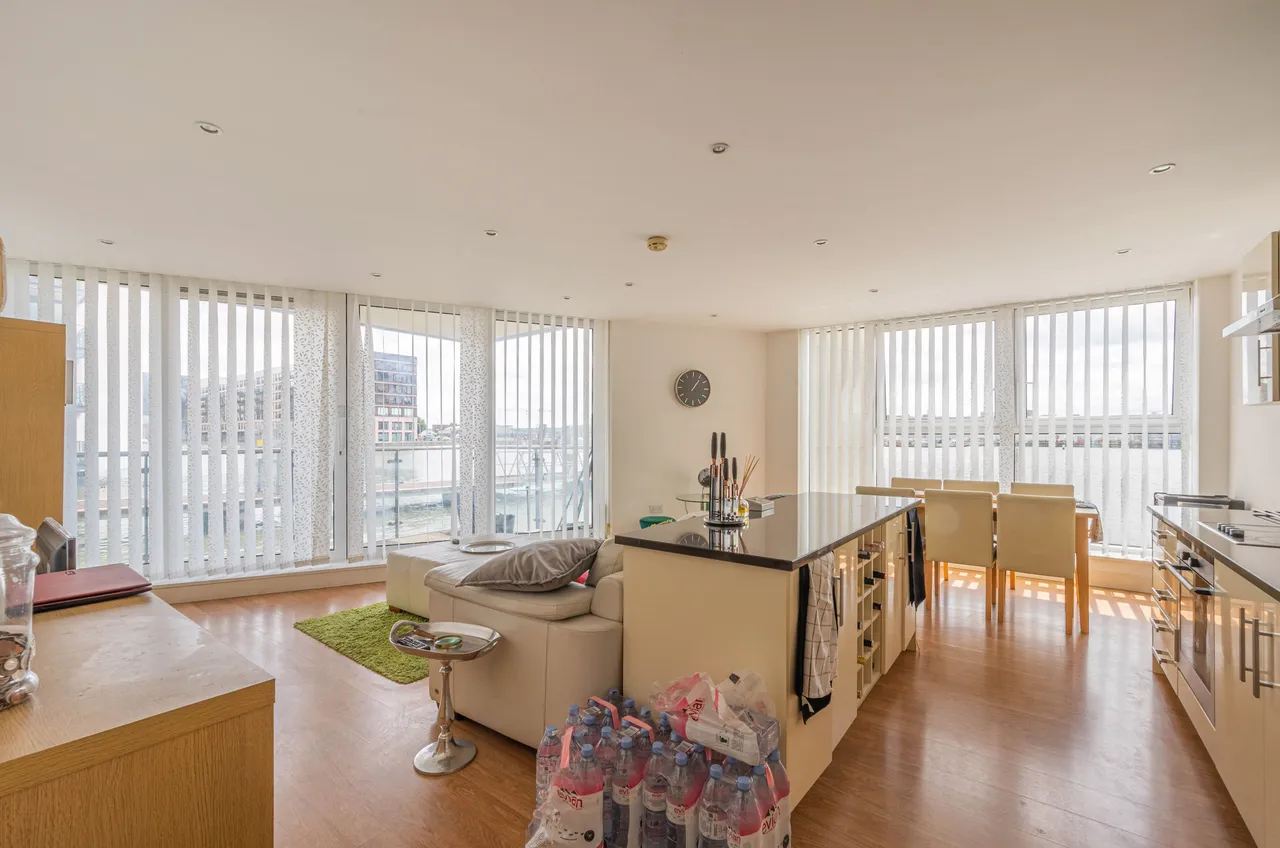 2 bed flat to rent — Flat 104 The Galley, 3 Basin Approach, London