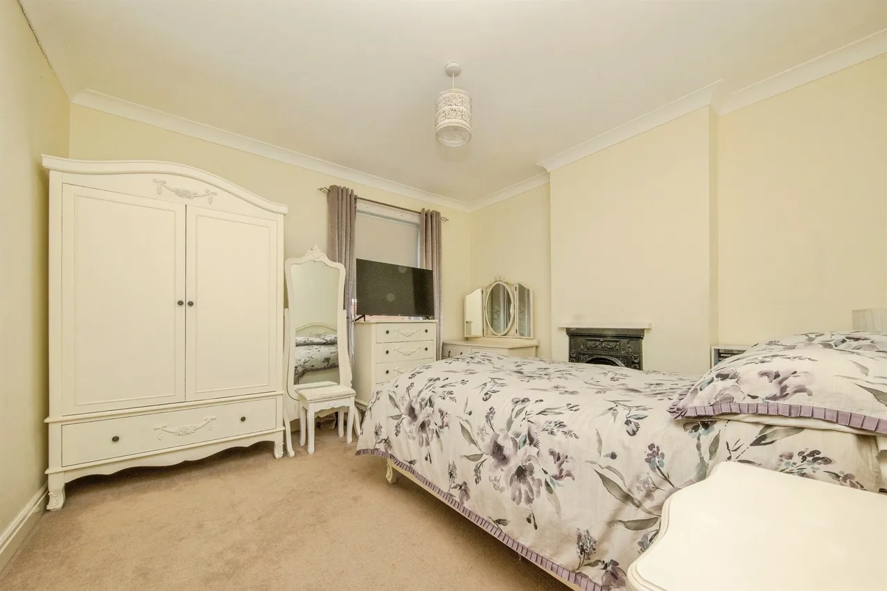 Harwich Road, COLCHESTER, photo 10
